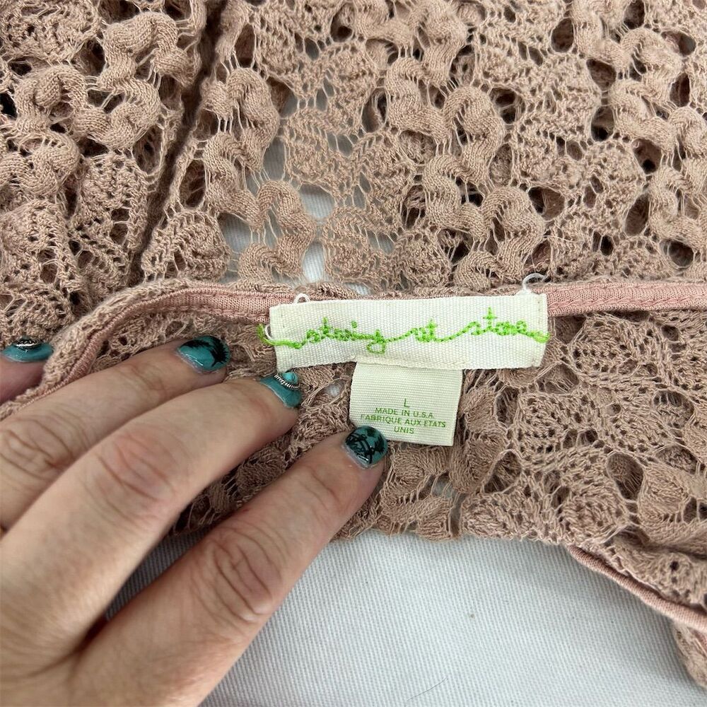 Staring At Stars Anthro Women's Beige Crochet Tank Top Size Large Sleeveless - Picture 3 of 4